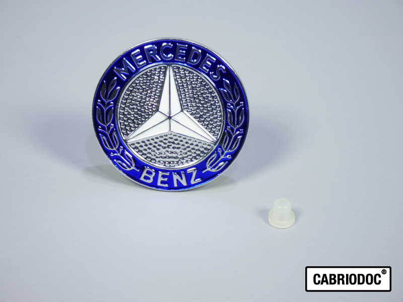 Mercedesstern Emblem auf Motorhaube MB 107, 107DOC
